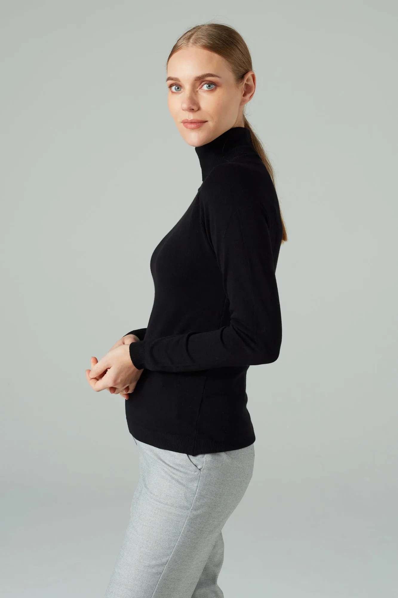 BLACK FITTED ROLL NECK JUMPER